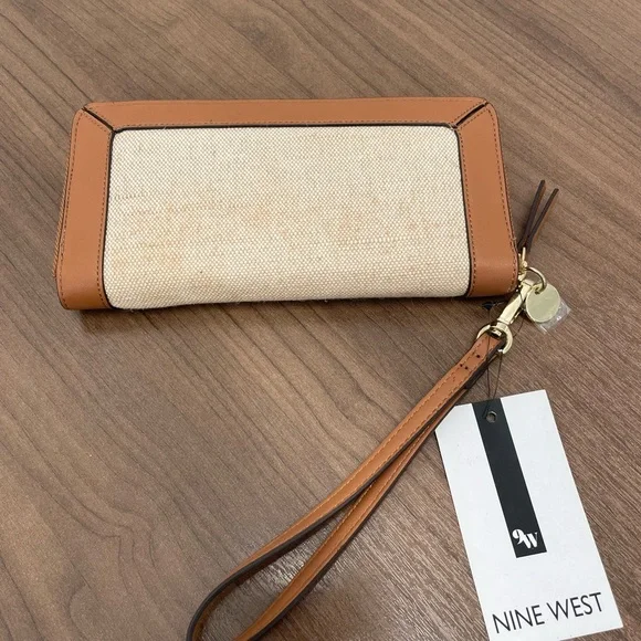 NWT Nine West Brown and Cream Wristlet Clutch Wallet - Picture 2 of 6